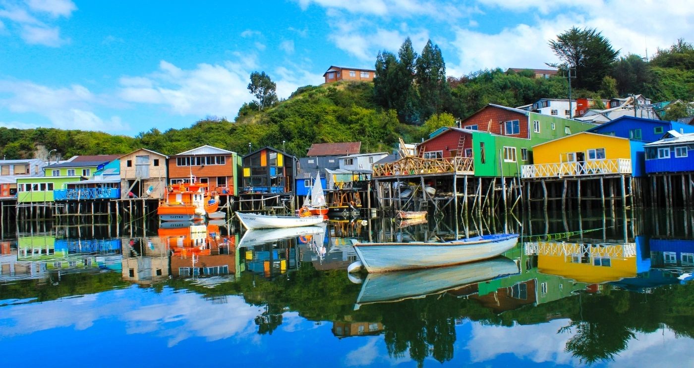 Palafitos de Castro en los canales de Chiloé